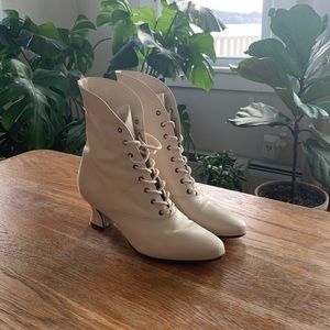Vintage Nine West White Boots
